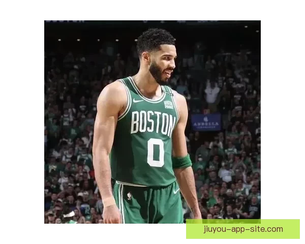 塔图姆复出后火力全开三节狂砍23分11板9助3断球队11胜2负展现统治力